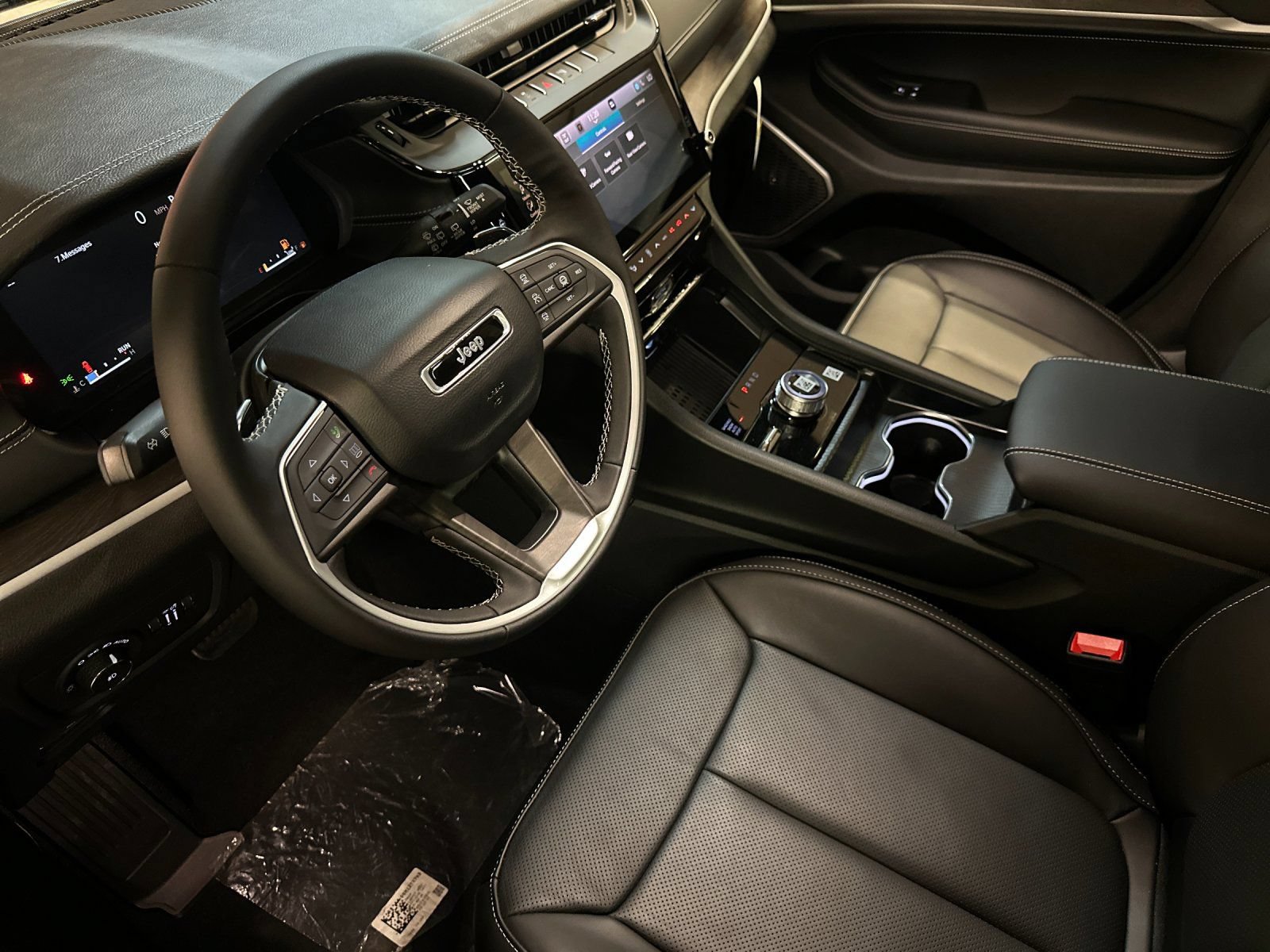New 2026 Jeep Grand Cherokee Limited AWD/4WD image 9
