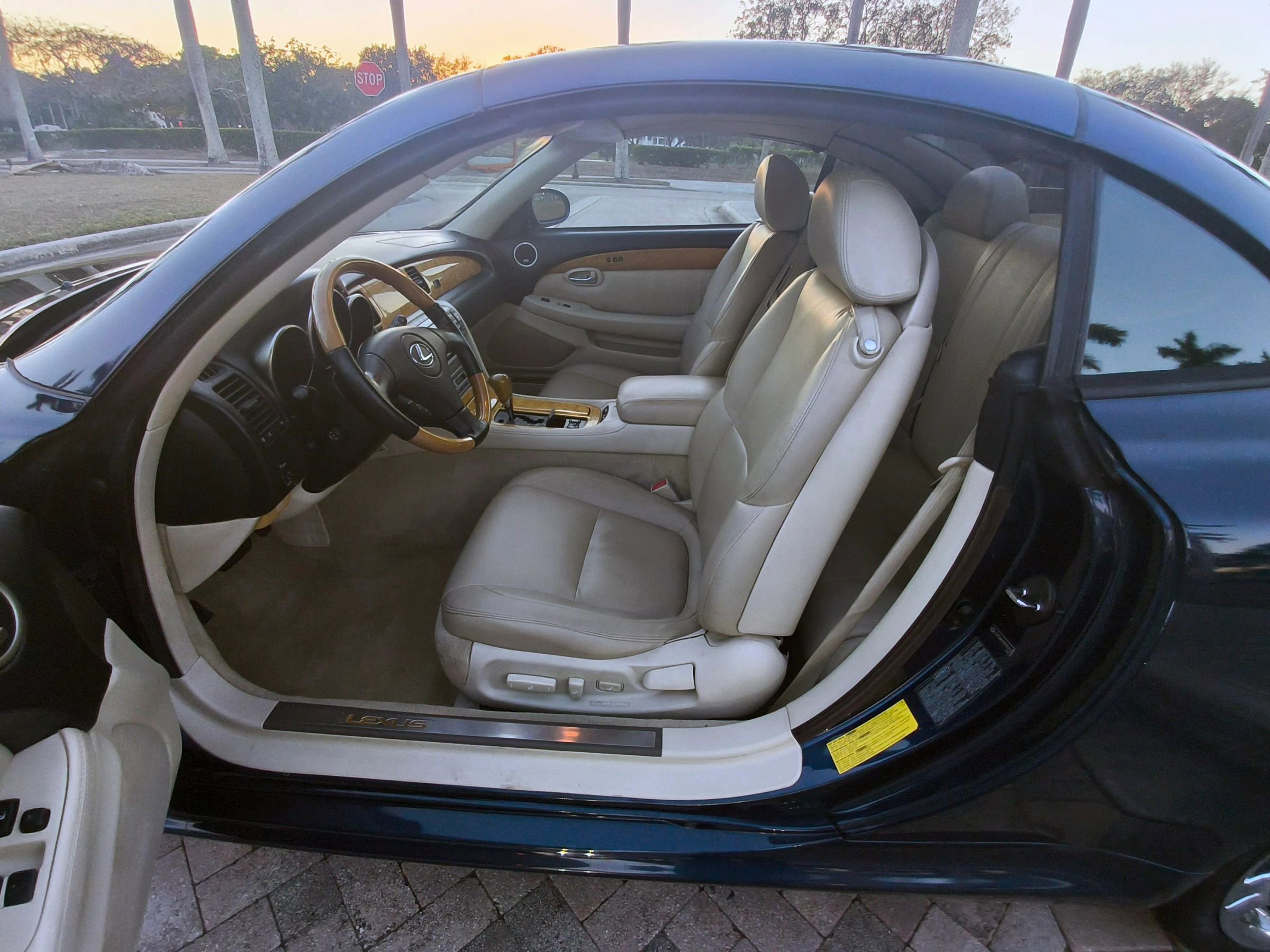 Used 2004 Lexus SC 430 Convertible image 39