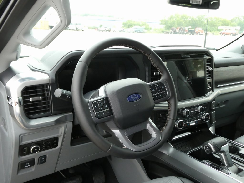 New 2025 Ford F150 Lariat w/ Equipment Group 502A High image 29