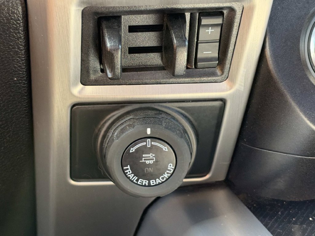 Certified 2021 Ford F350 Platinum AWD/4WD image 26
