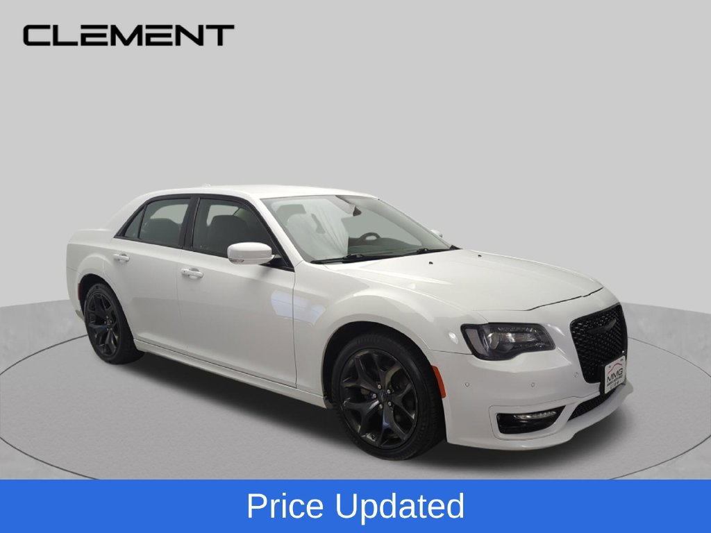 Used 2022 Chrysler 300 Touring L RWD image 10