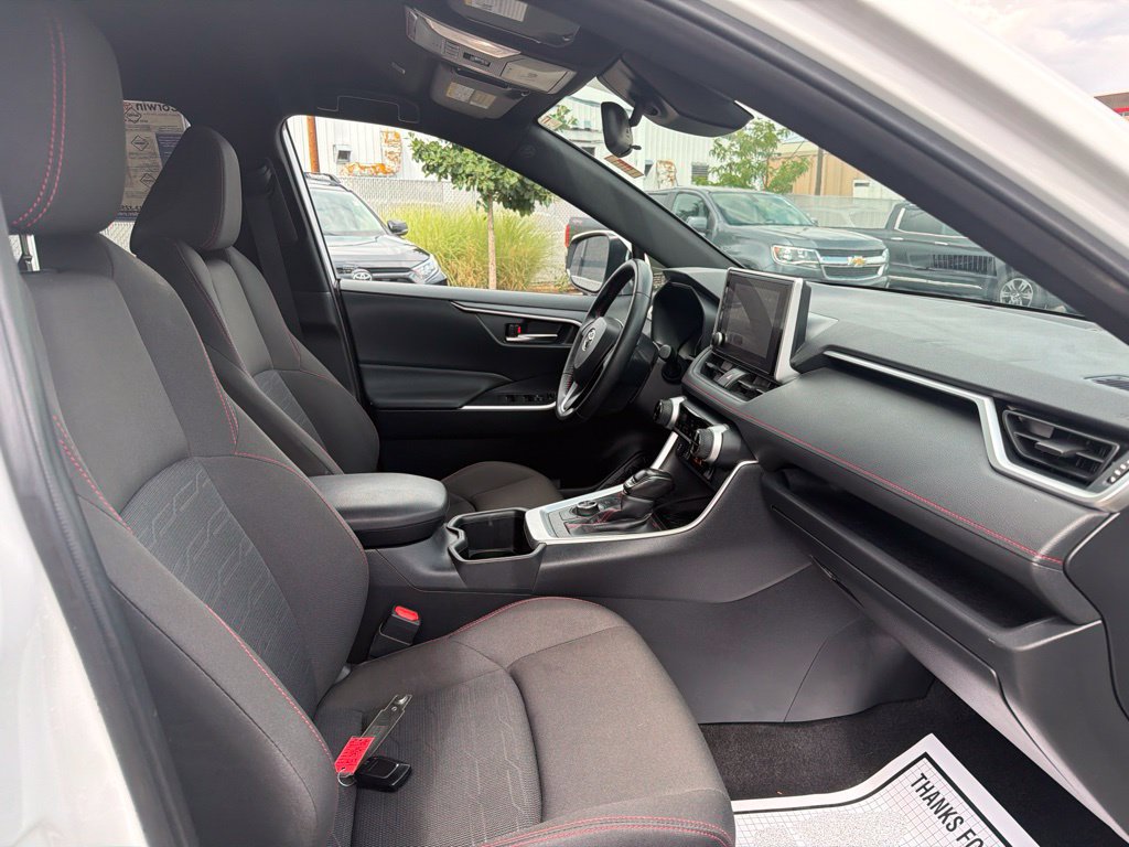 Used 2025 Toyota RAV4 SE AWD/4WD image 10