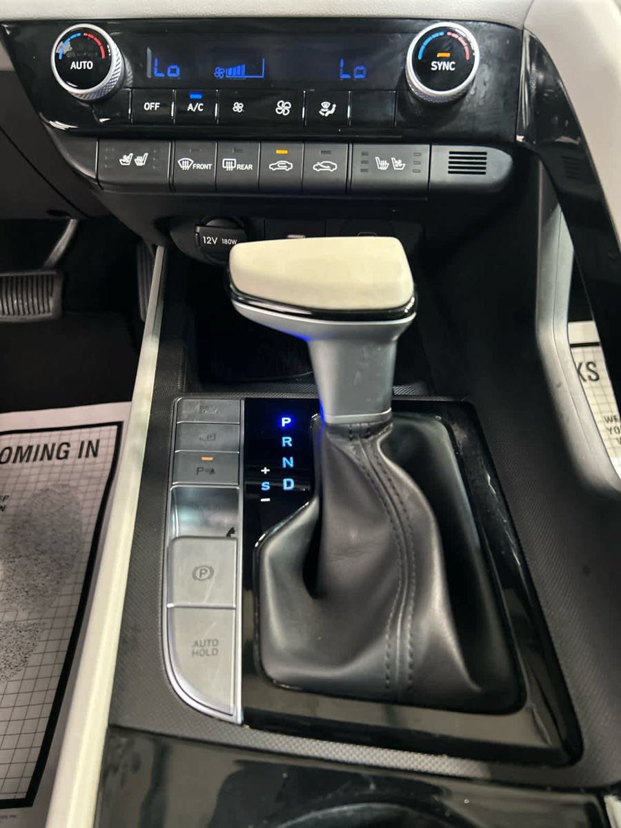 Used 2024 Hyundai Elantra Limited FWD image 7
