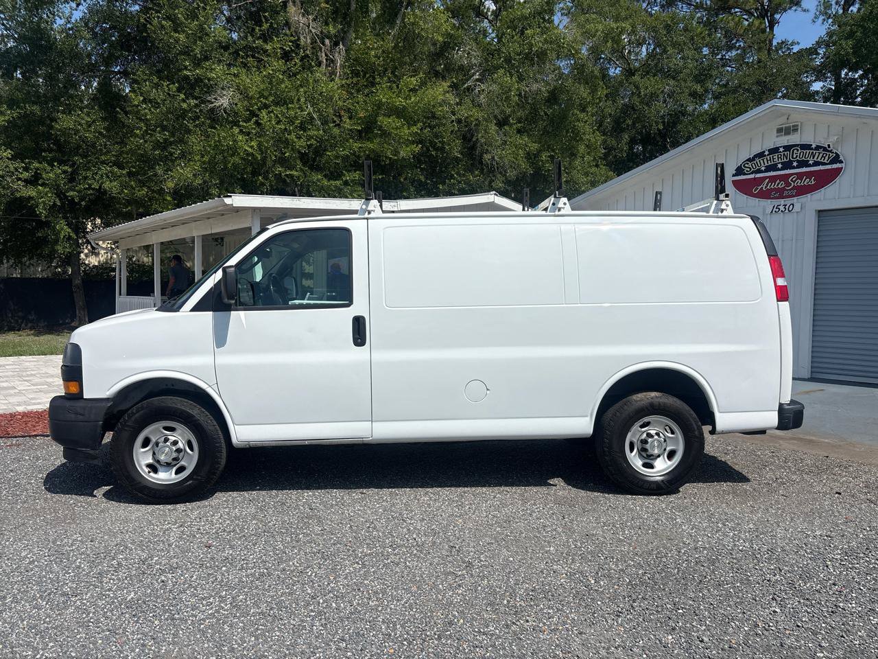 Used 2020 Chevrolet Express 2500 w/ Communications Package RWD image 5