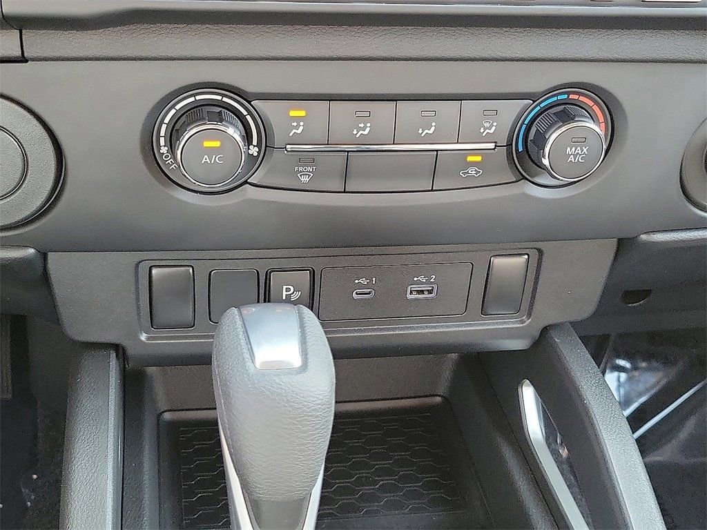 Certified 2025 Nissan Frontier SV image 10