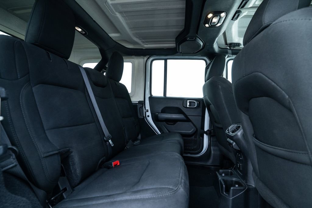 Used 2022 Jeep Wrangler Unlimited Sahara image 14