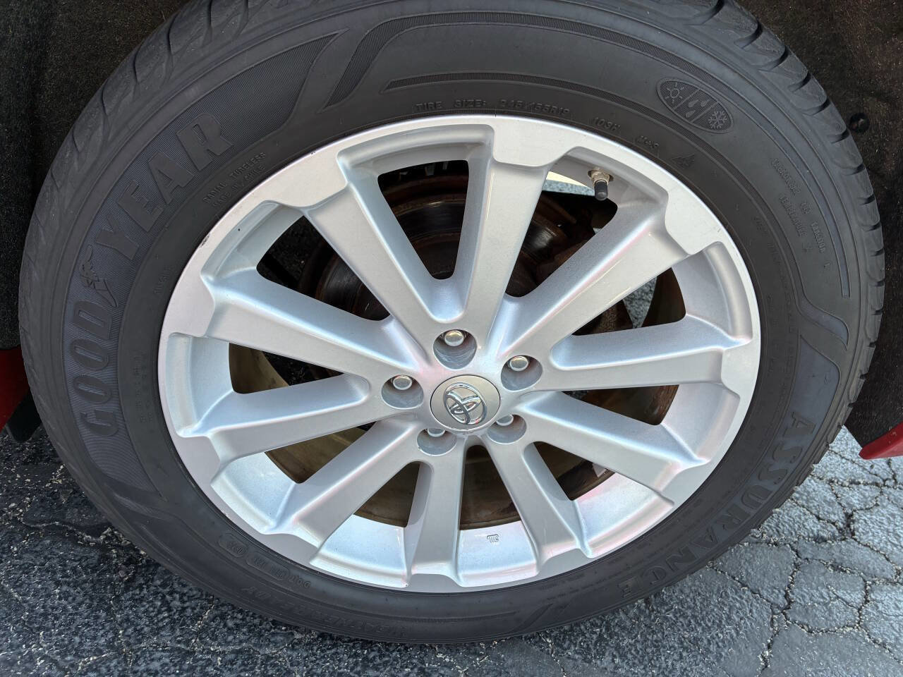 Used 2010 Toyota Venza image 30