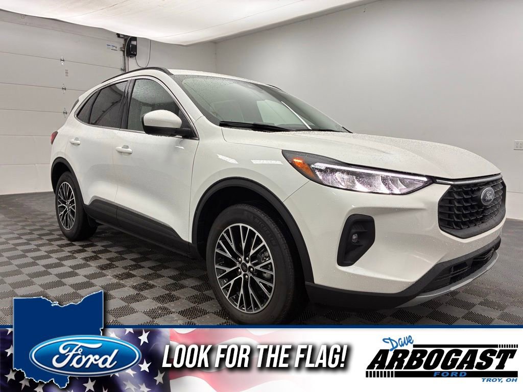 New 2026 Ford Escape SE w/ Class II Trailer Tow Package