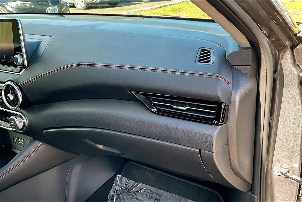 Used 2021 Nissan Sentra SR w/ Lighting Package FWD image 20