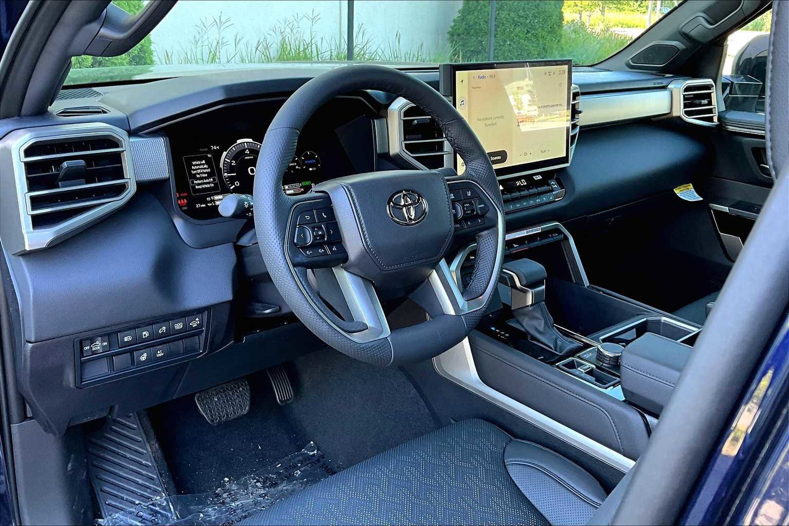 New 2025 Toyota Tundra Limited image 8