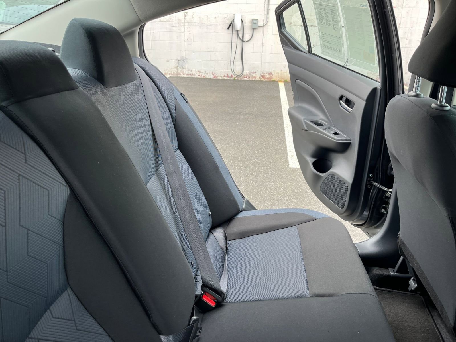 Used 2025 Nissan Versa SV FWD image 36