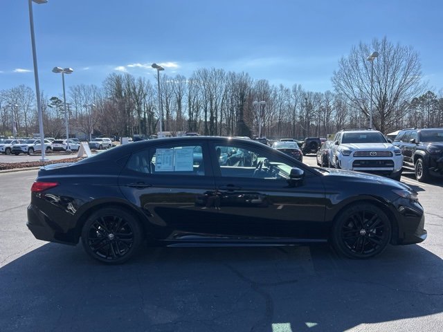 Used 2025 Toyota Camry SE image 4