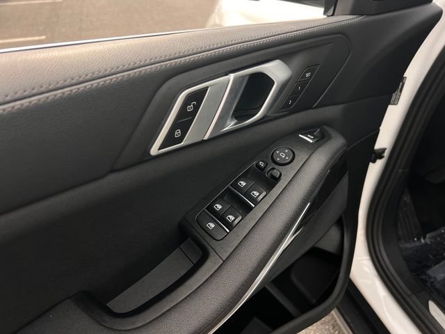 Used 2020 BMW X5 xDrive40i w/ Premium Package AWD/4WD image 10