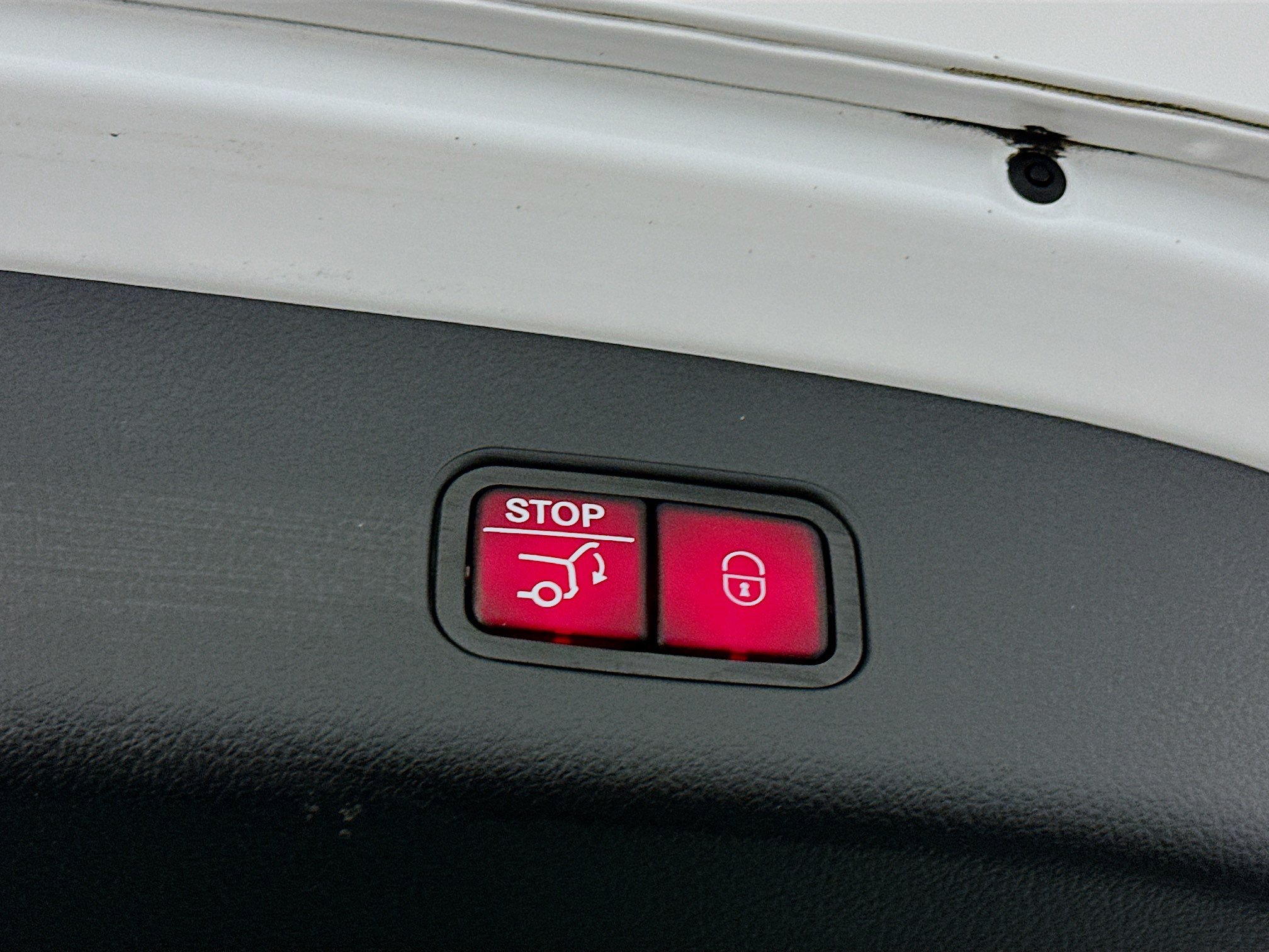 Used 2025 Mercedes-Benz GLC 43 AMG 4MATIC image 32