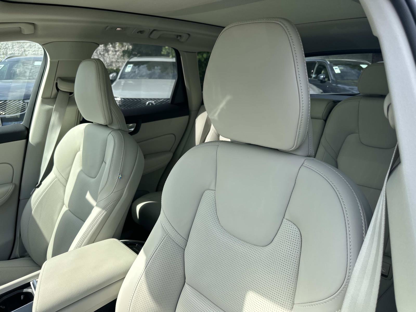 Certified 2026 Volvo XC60 B5 Ultra w/ Protection Package Premier image 19