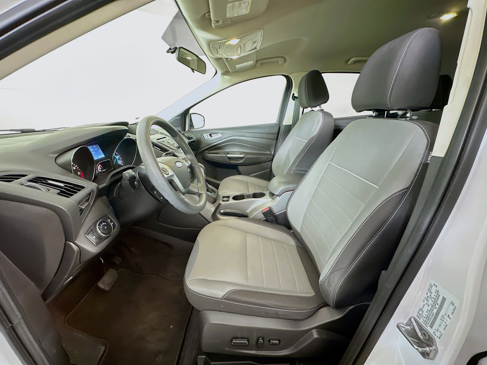 Used 2015 Ford Escape SE image 13