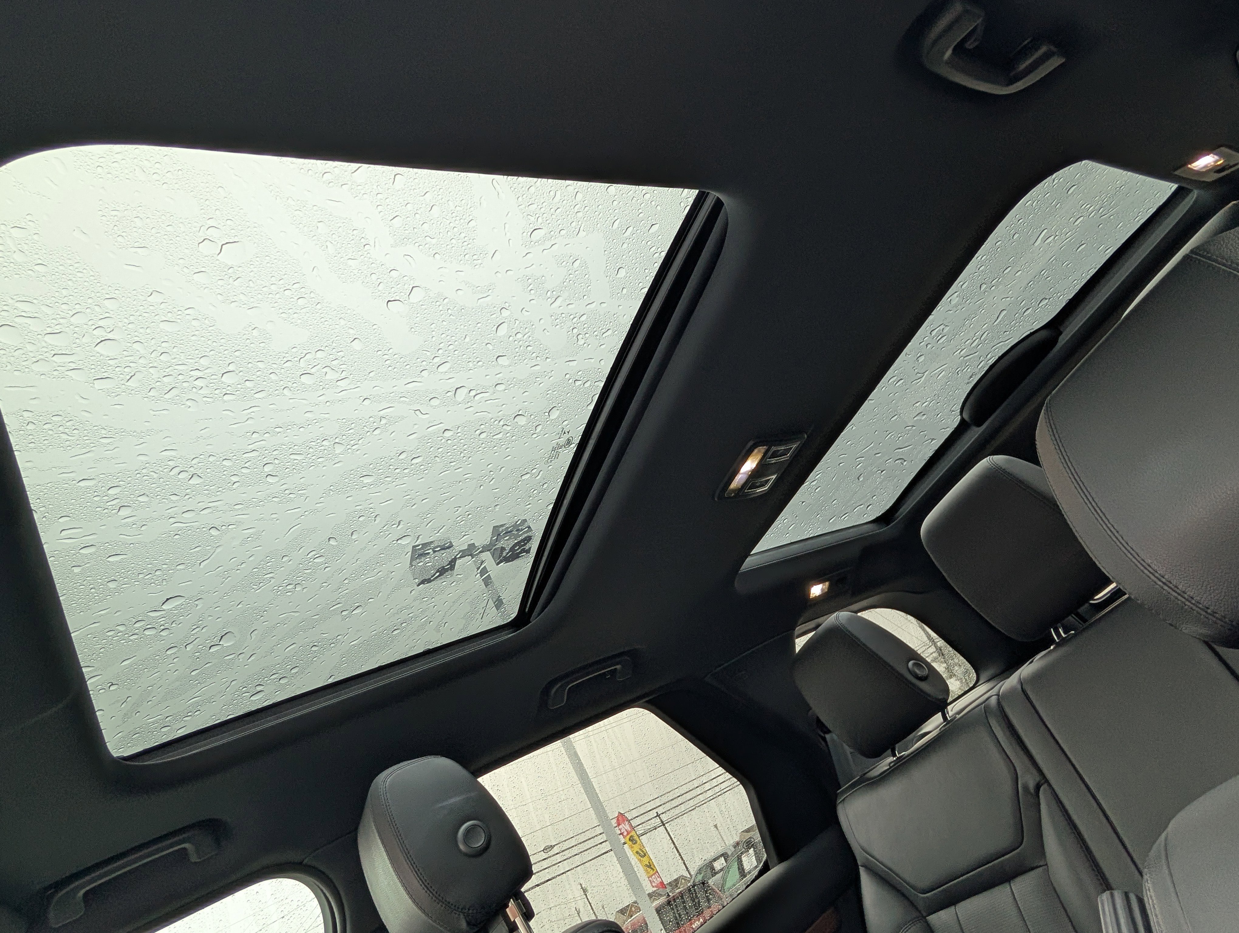 Used 2020 Land Rover Discovery HSE image 19