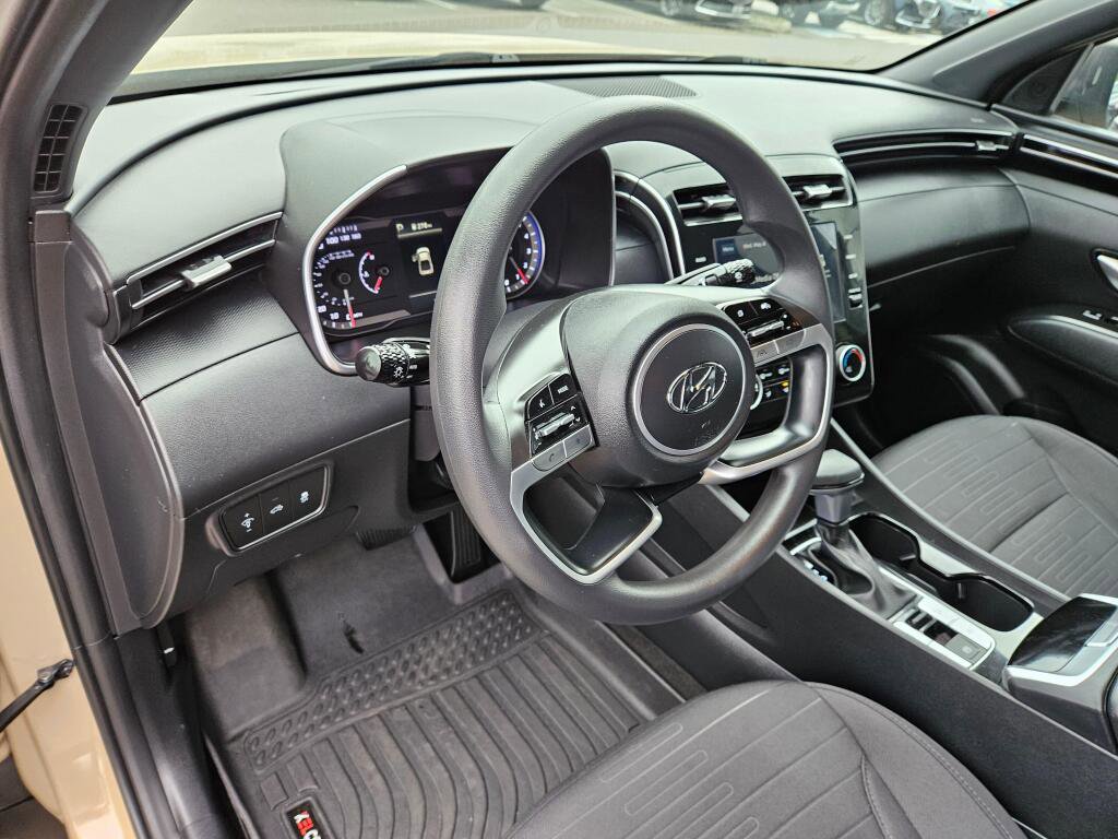 Used 2024 Hyundai Santa Cruz SE AWD/4WD image 16