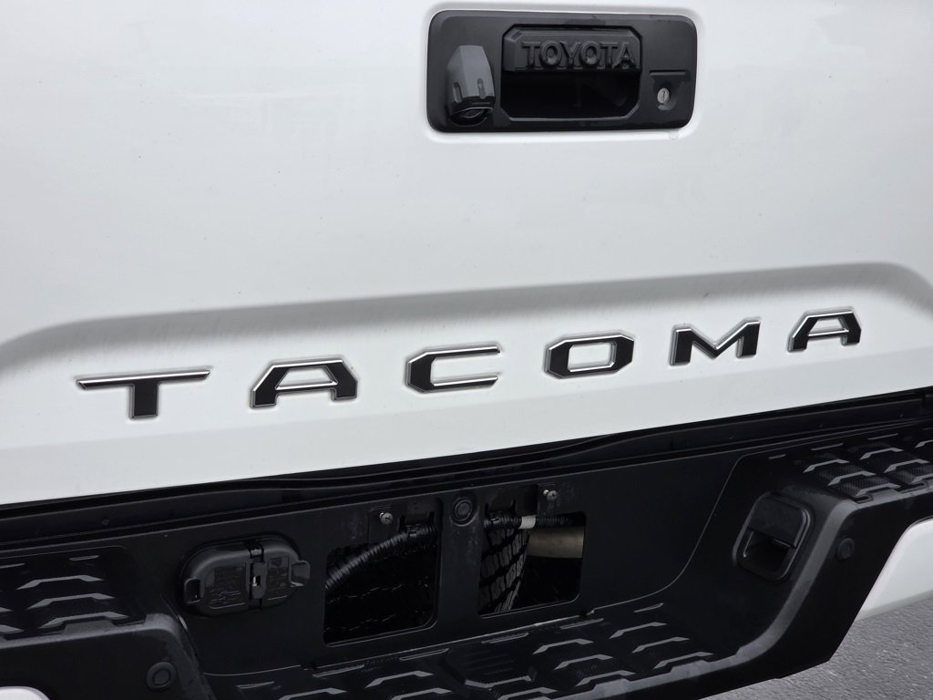 Used 2023 Toyota Tacoma TRD Off-Road w/ TRD Premium Off Road Package image 13