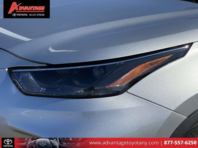 Used 2023 Toyota Highlander LE AWD/4WD image 12