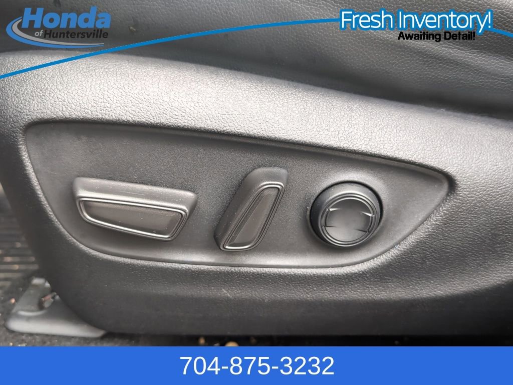 Used 2023 Toyota Highlander XLE image 17