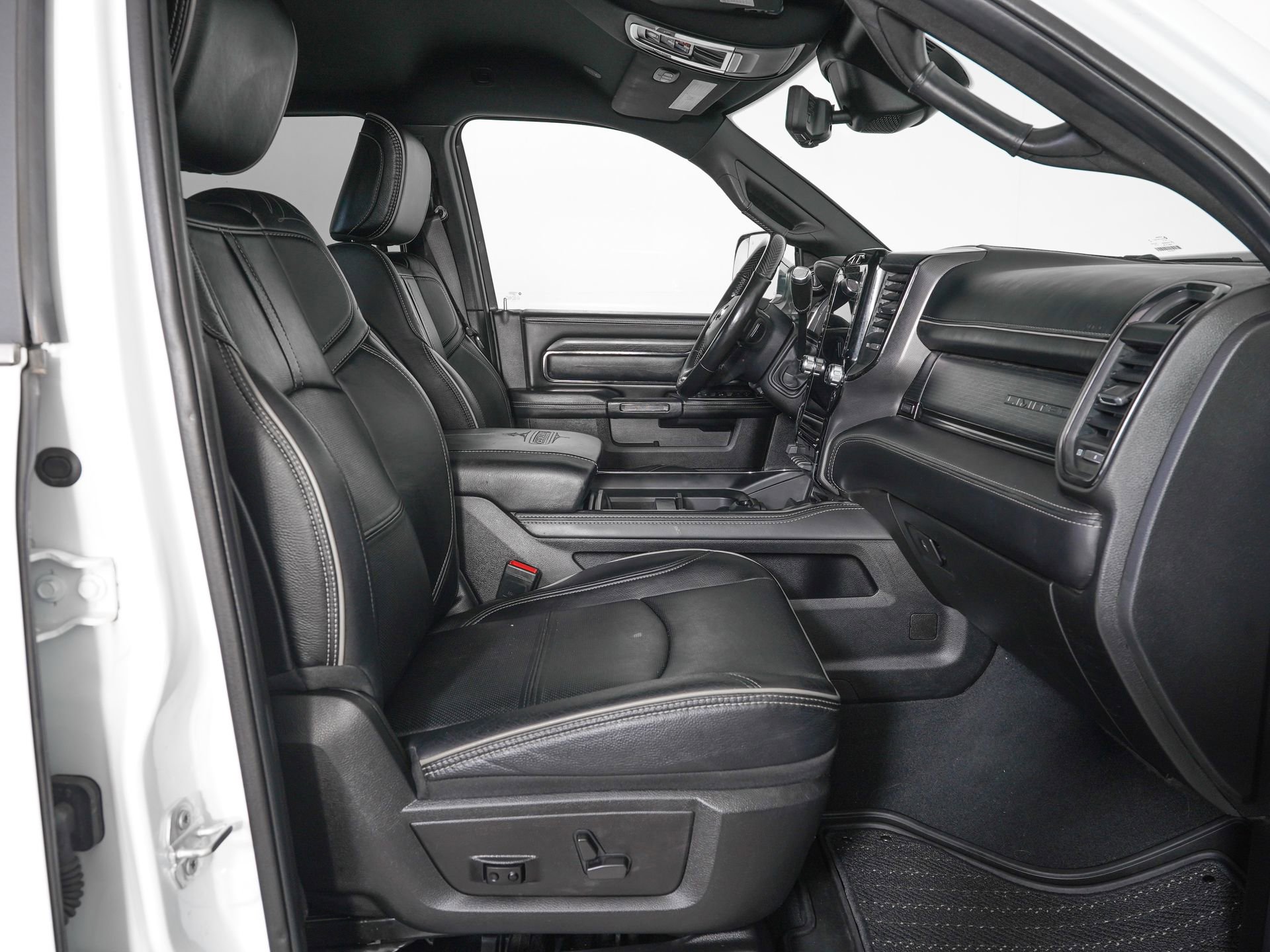 Used 2022 RAM 2500 Limited AWD/4WD image 8