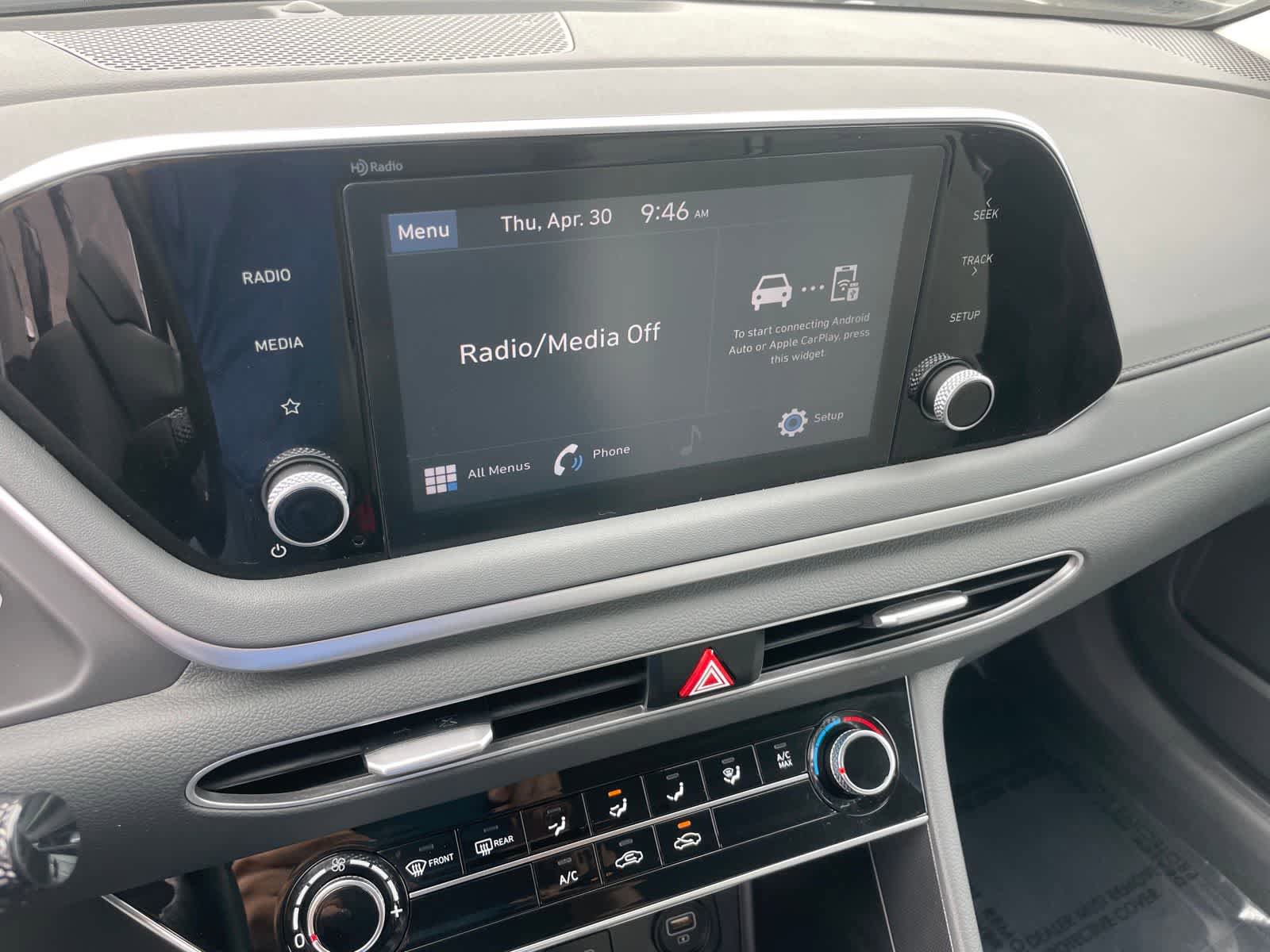 Used 2022 Hyundai Sonata SE w/ Preferred Accessory Package FWD image 16