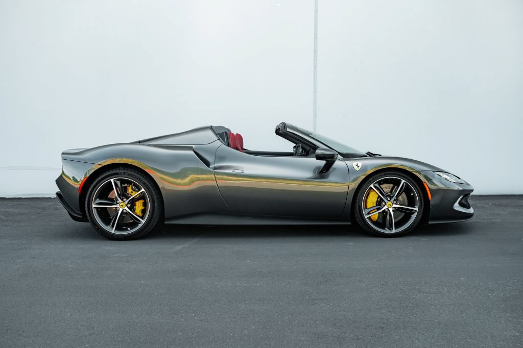 Used 2023 Ferrari 296 GTS RWD image 26