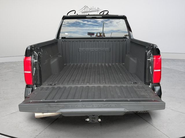 Used 2024 Toyota Tacoma SR5 AWD/4WD image 25