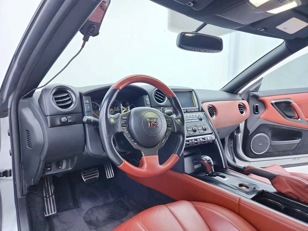 Used 2015 Nissan GT-R Premium AWD/4WD image 17