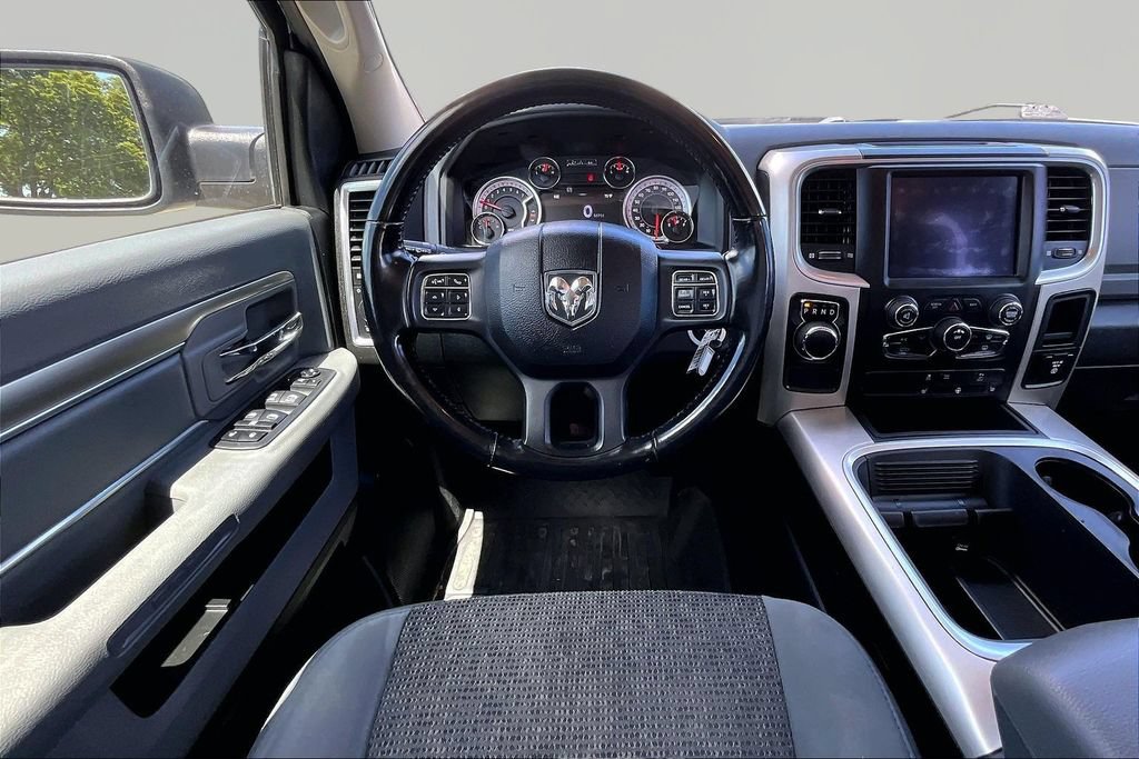 Used 2020 RAM 1500 Classic SLT w/ Luxury Group RWD image 5