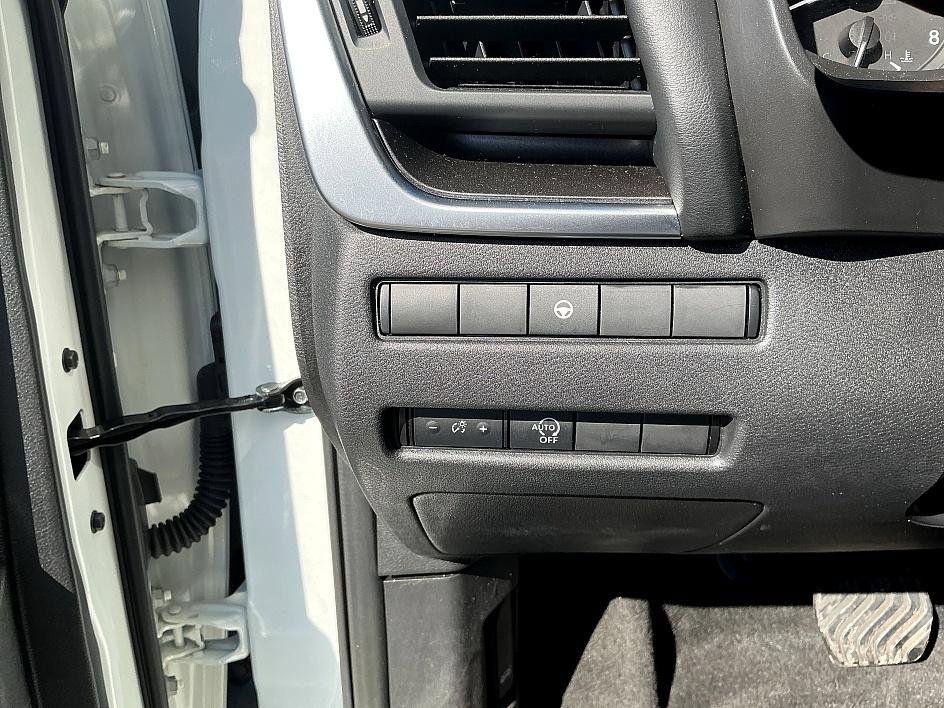 Certified 2023 Nissan Rogue SV image 13