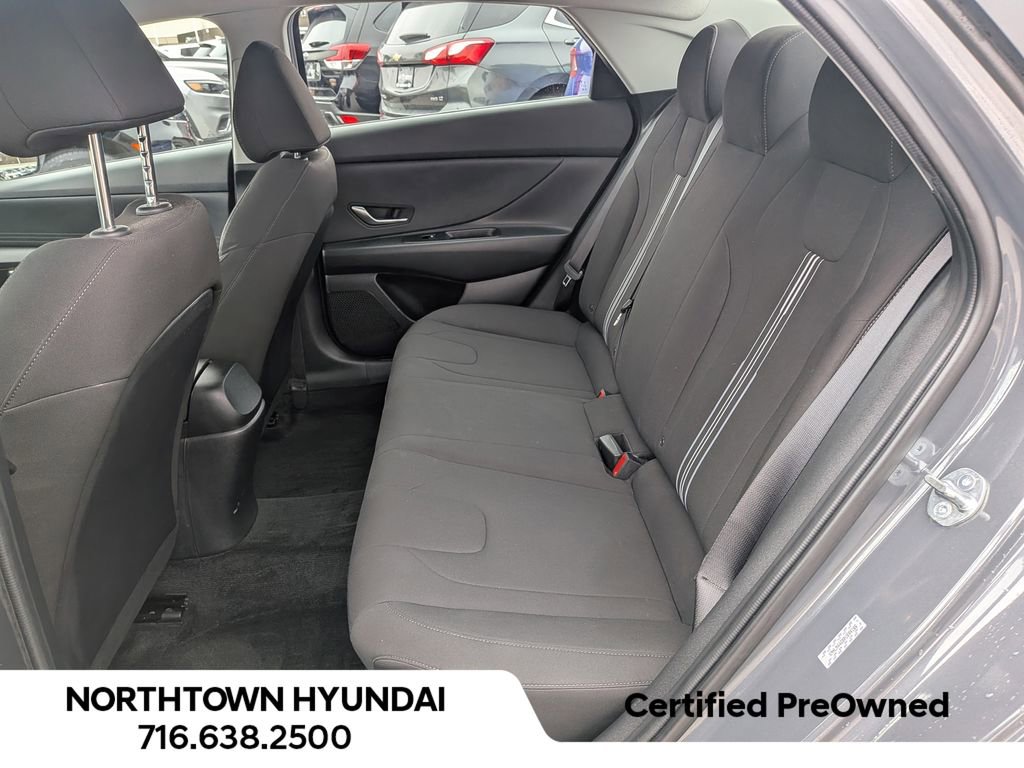 Used 2023 Hyundai Elantra SEL image 31