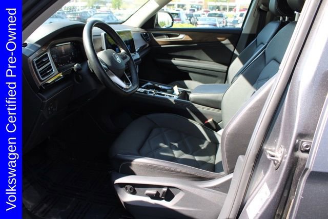 Used 2025 Volkswagen Atlas SE AWD/4WD image 17