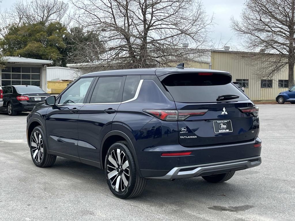 New 2026 Mitsubishi Outlander SE image 3