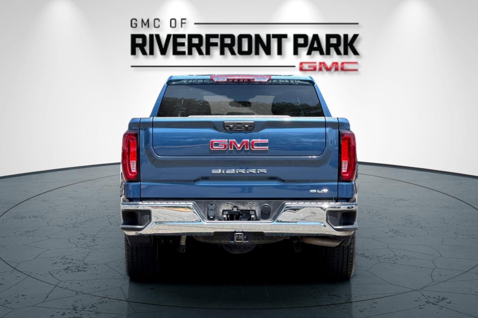 Used 2024 GMC Sierra 1500 SLT RWD image 4