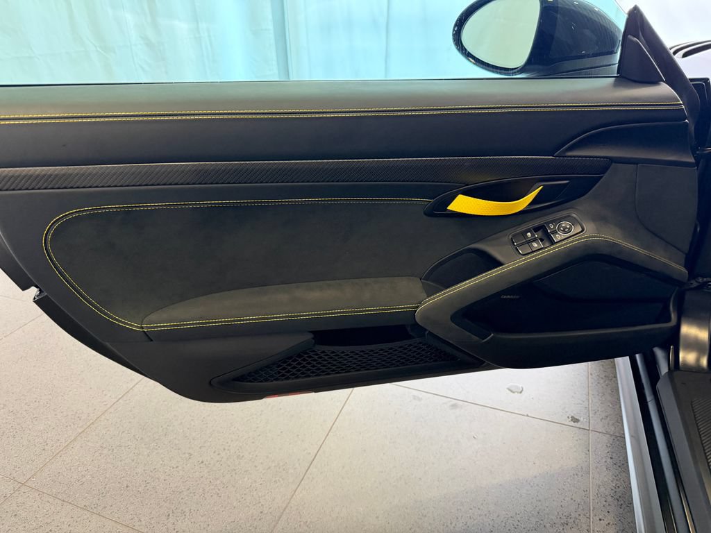 Certified 2025 Porsche 718 Boxster Spyder RS RWD image 15