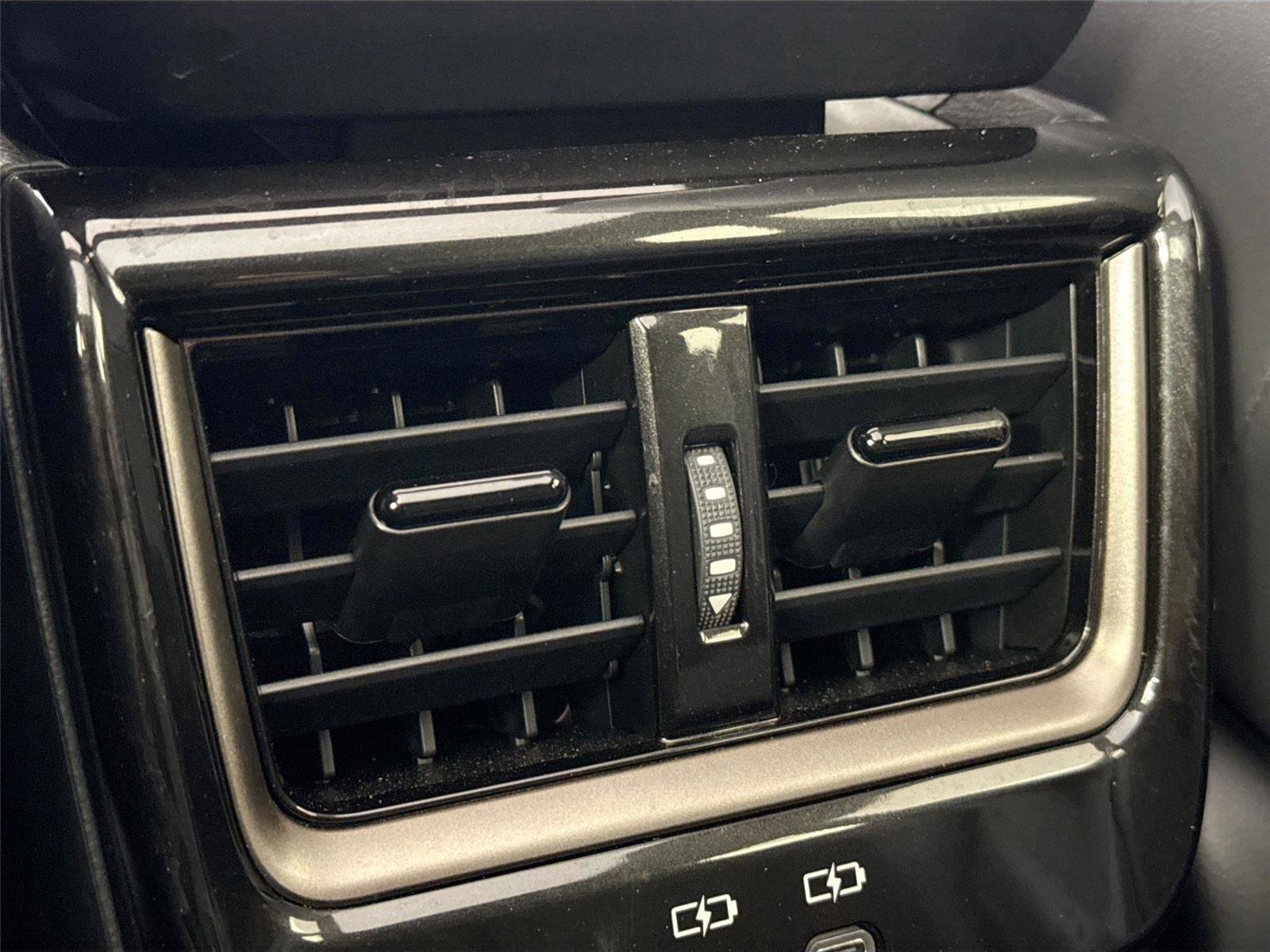 Certified 2025 Toyota Crown Signia w/ Advanced Technology Package AWD/4WD image 37