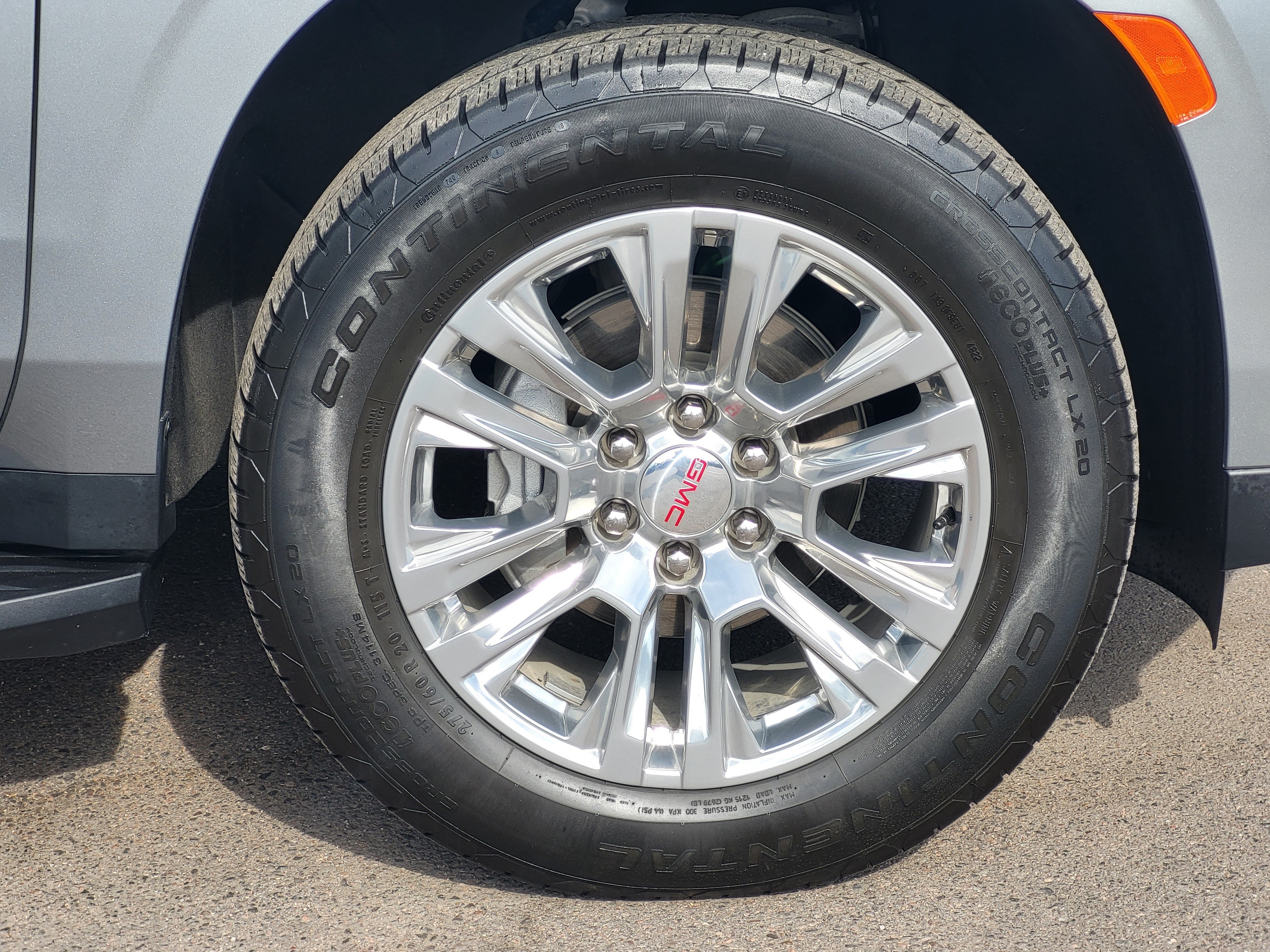 Used 2023 GMC Yukon Denali AWD/4WD image 8