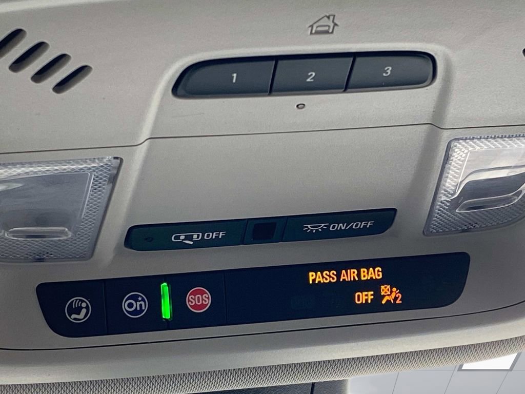 Used 2021 Chevrolet Traverse LT FWD image 40