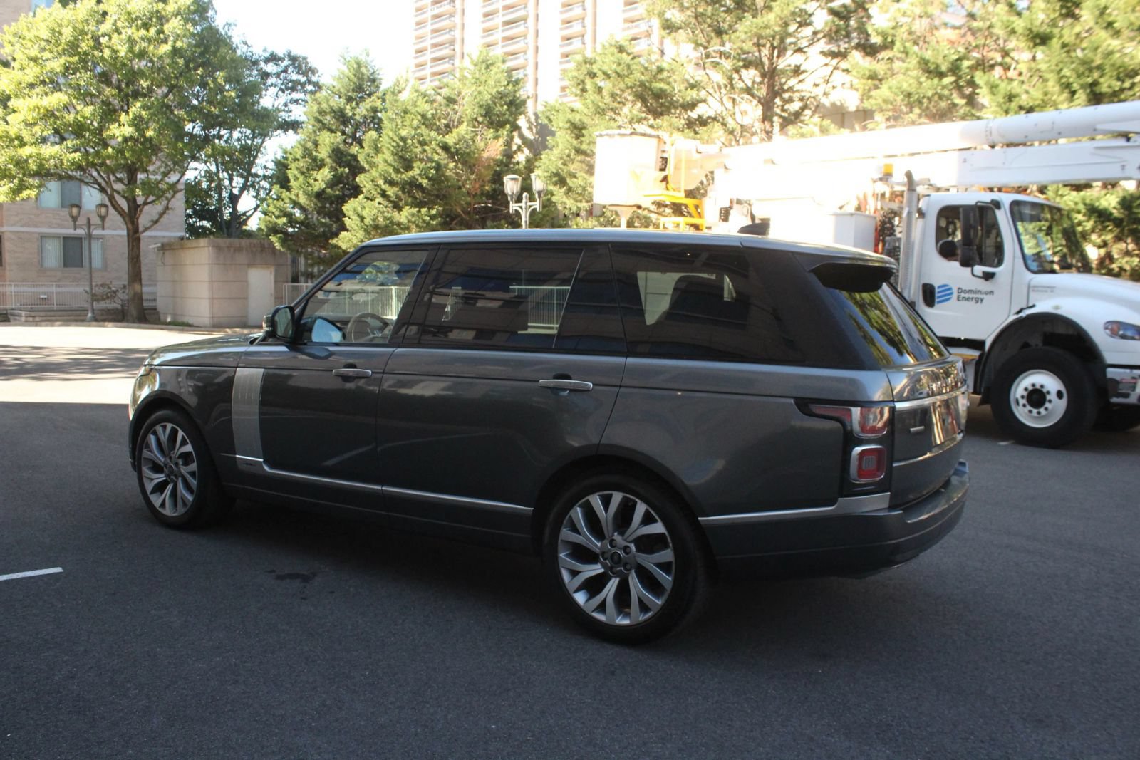 Used 2018 Land Rover Range Rover Long Wheelbase Autobiography AWD/4WD image 9