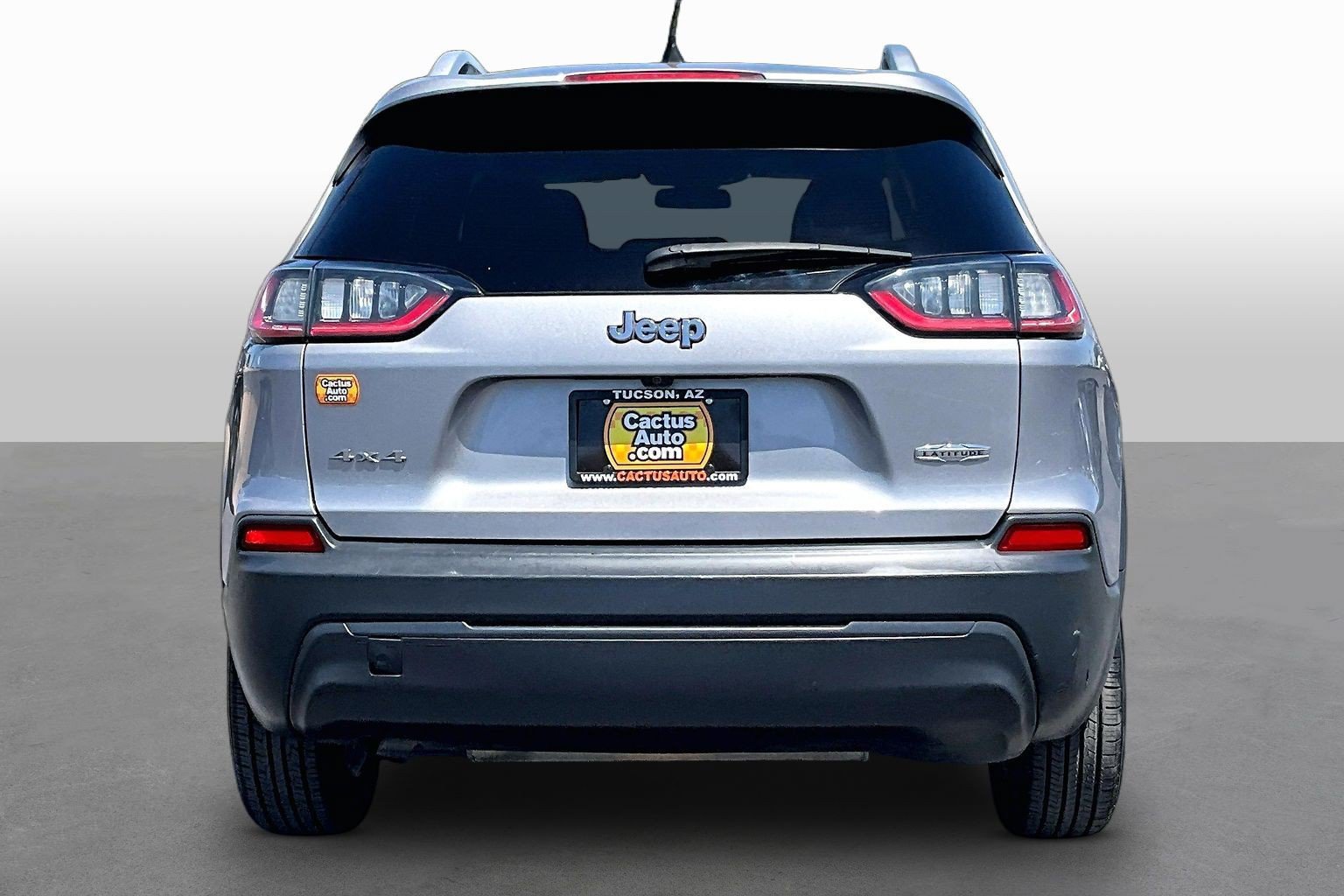 Used 2019 Jeep Cherokee Latitude w/ Cold Weather Group AWD/4WD image 4