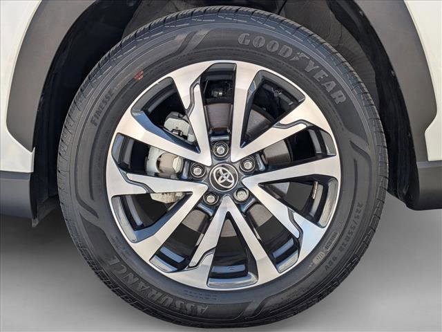 Used 2024 Toyota Corolla Cross XLE FWD image 22