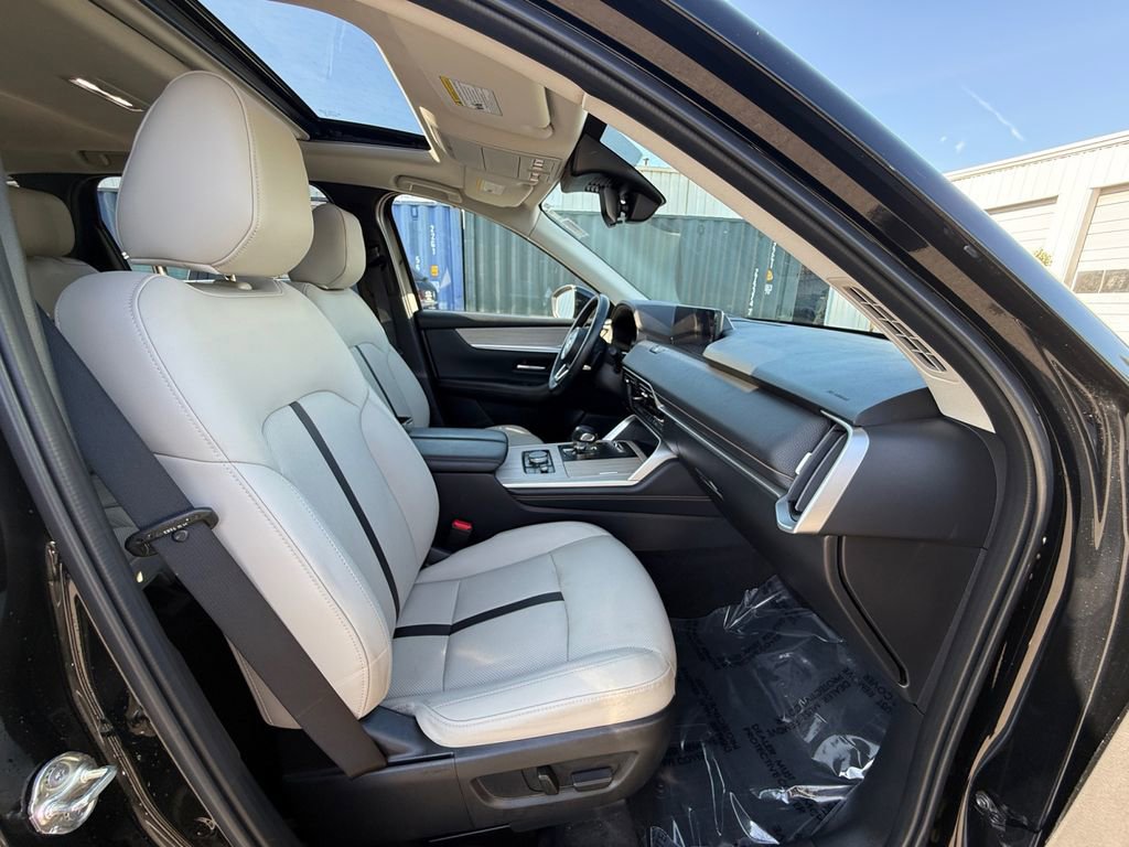 Used 2024 MAZDA CX-90 Plug-In Hybrid w/ Preferred AWD/4WD image 31