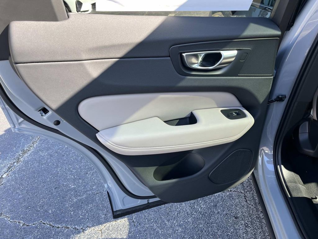 New 2026 Volvo XC60 B5 Core w/ Climate Package image 17
