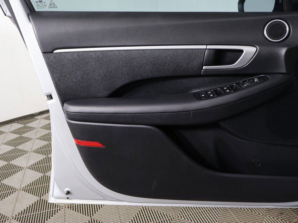 Used 2025 Hyundai Sonata SE image 18