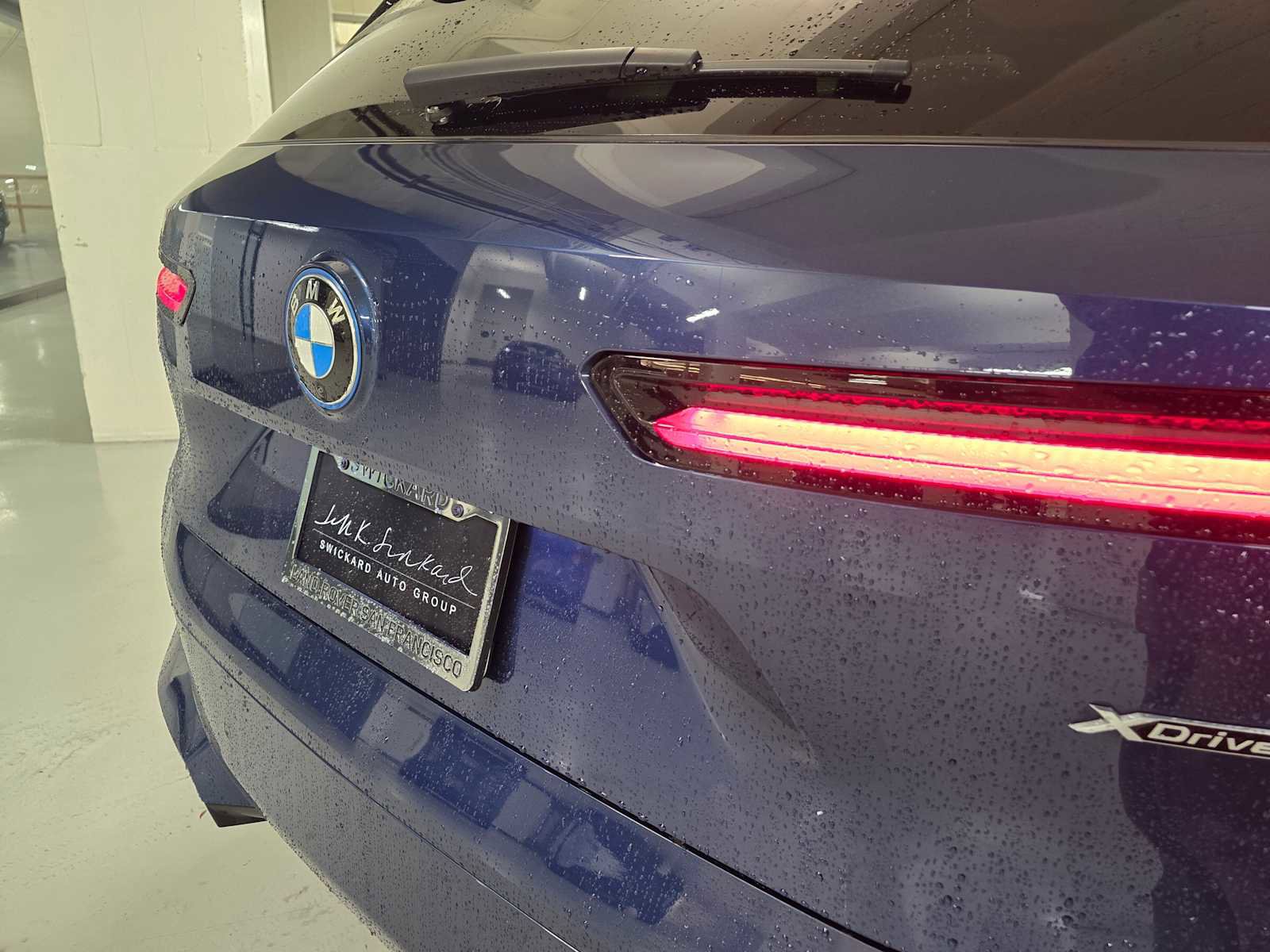 Used 2025 BMW iX xDrive50 w/ Premium Package image 17