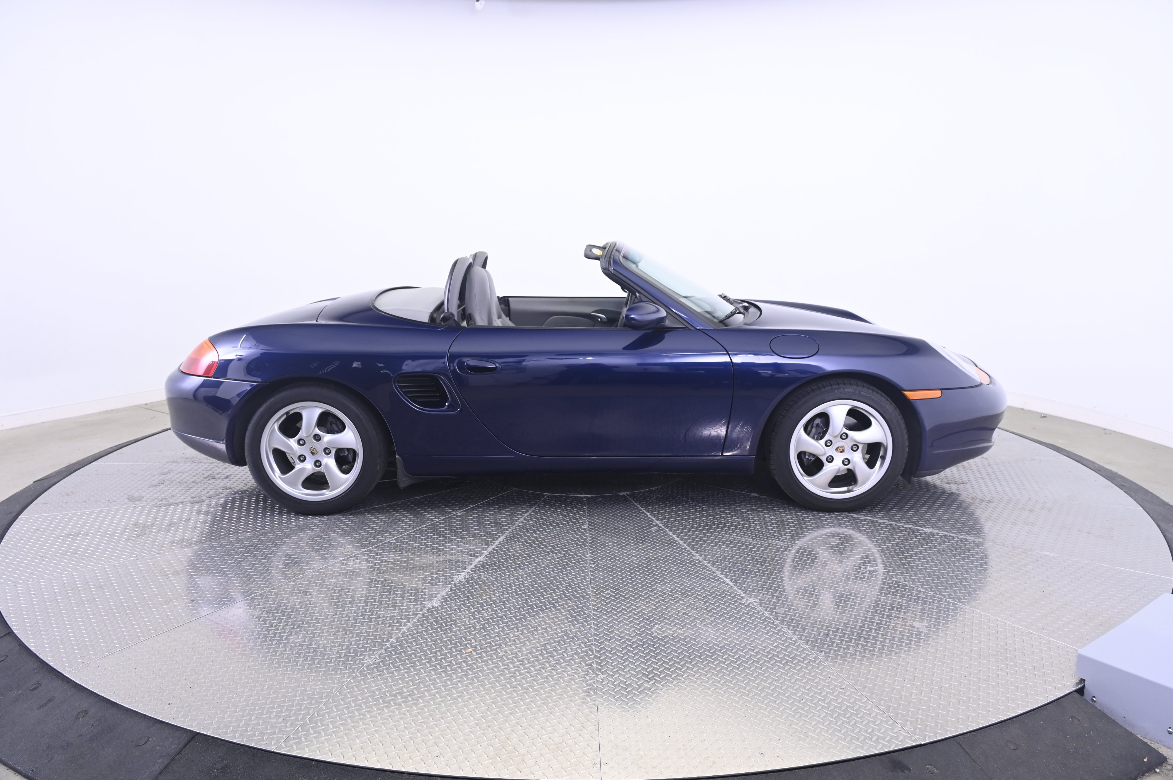 Used 2001 Porsche Boxster RWD image 8