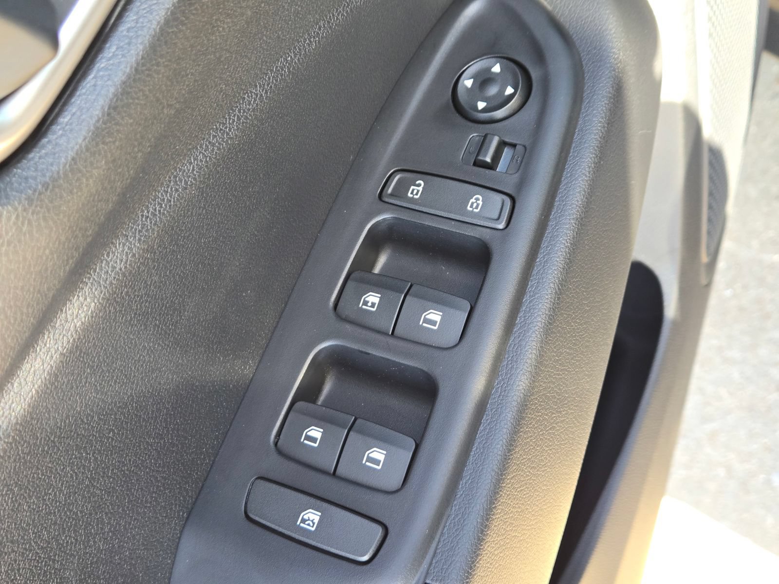 New 2026 Hyundai Venue SE FWD image 19