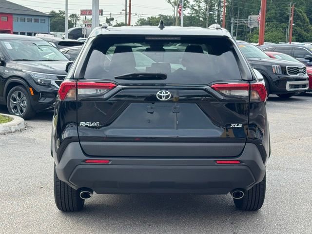 Used 2022 Toyota RAV4 XLE w/ Convenience Package FWD image 6